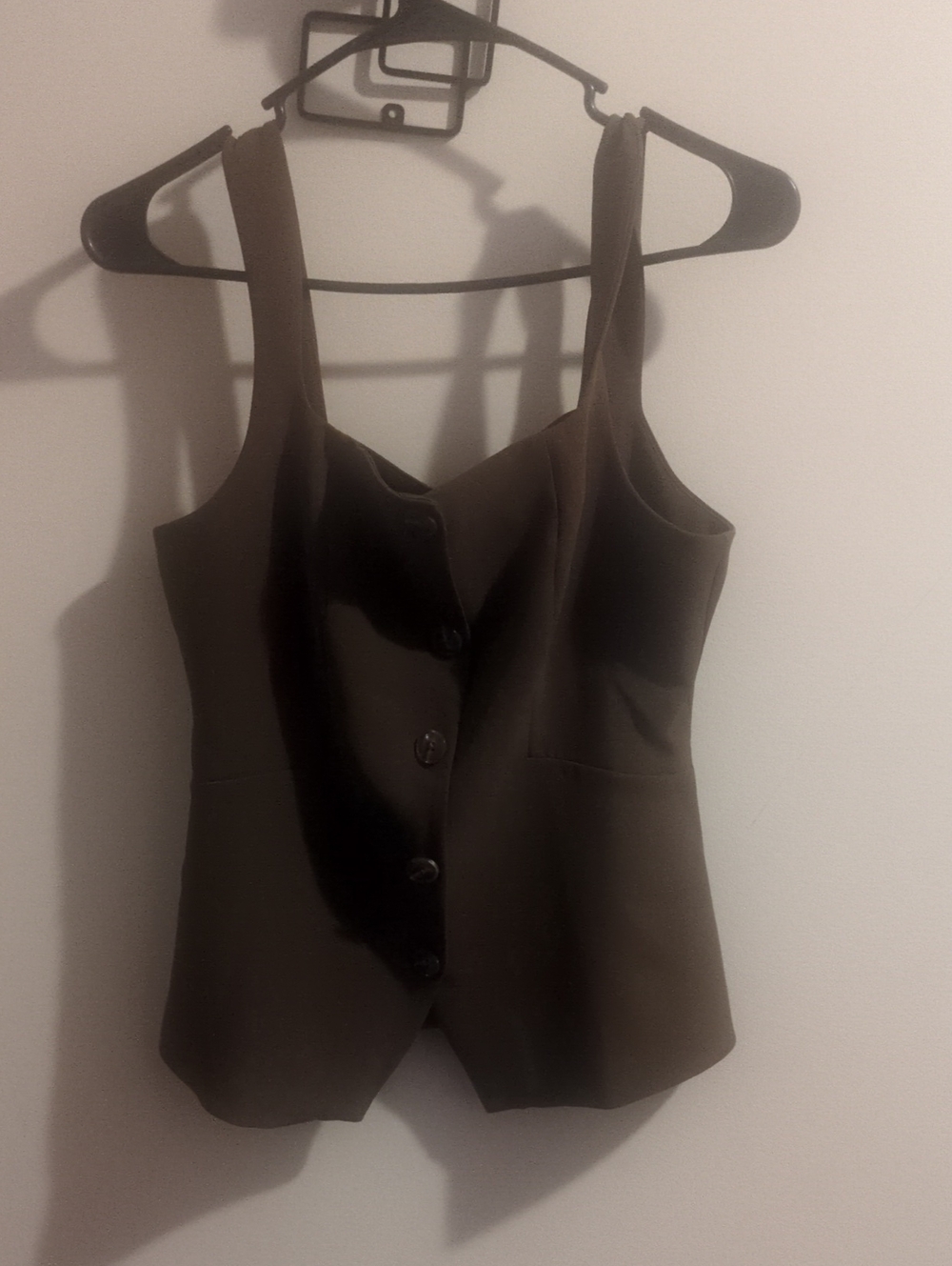 Montgomery Post Sleeveless Button Vest in Olive